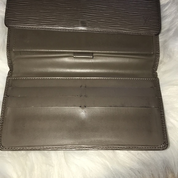 AUTHENTIC EPI LOUIS VUITTON LONG PEPPERED COLORED SNAP WALLET - Picture 9 of 14